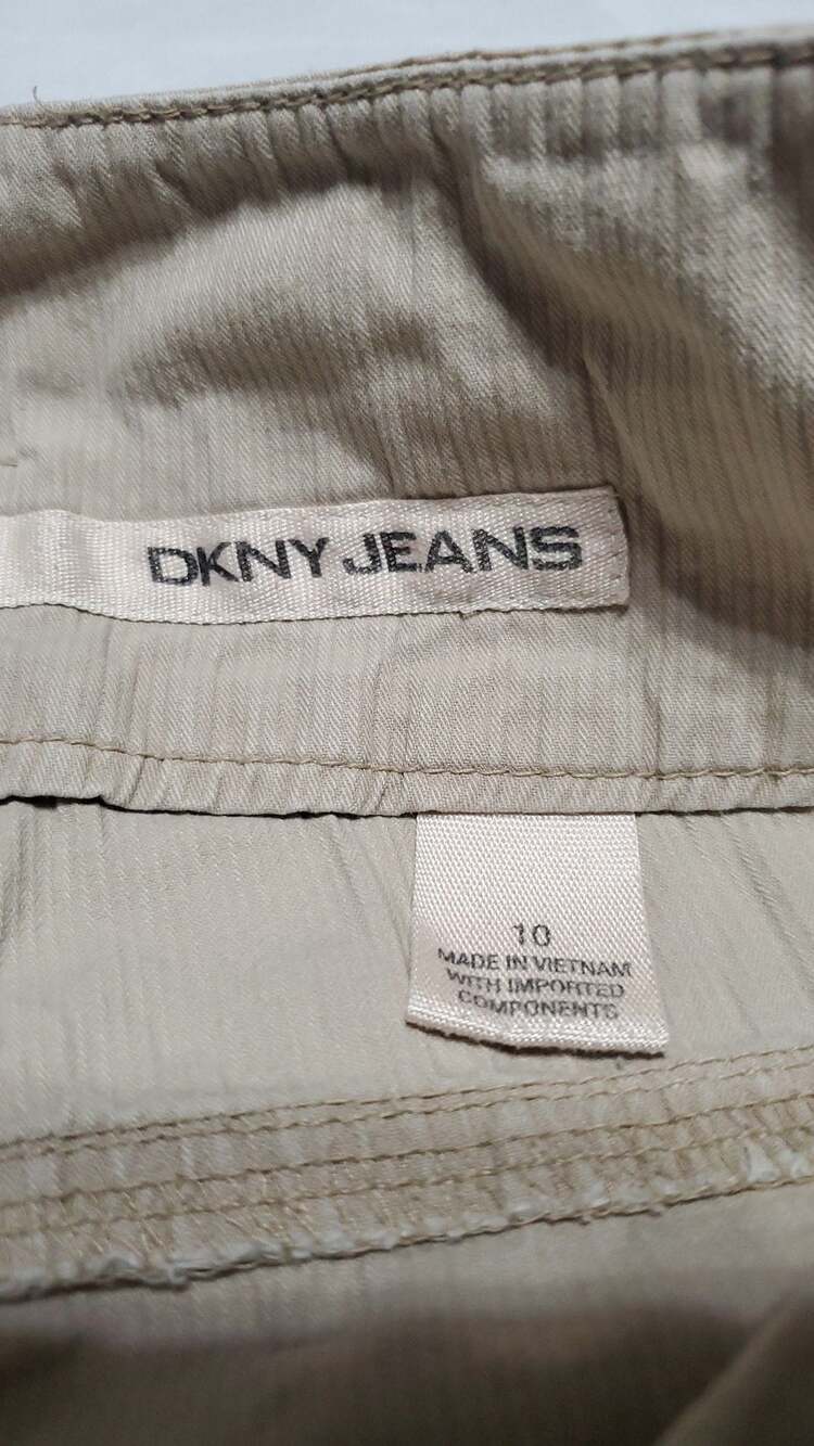 DKNY Jeans Women's Khaki Cotton Cargo Shorts Size 10 - Picture 2 of 4